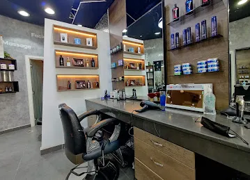 Selfie Gents Salon & Spa