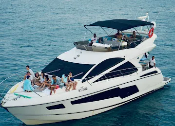 Seven Yachts - Yacht Charter