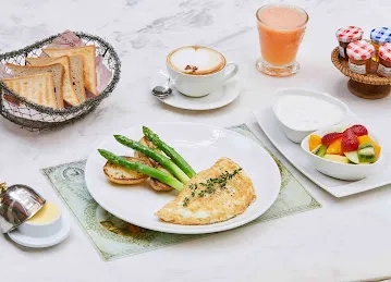 Shakespeare and Co. ( Café Restaurant – Pâtisserie – Chocolates – Catering)