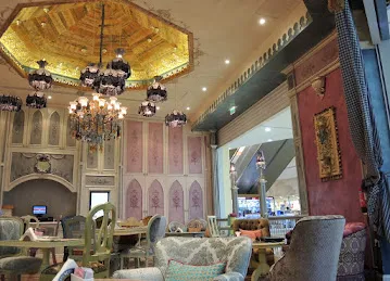 Shakespeare and Co. ( Café Restaurant – Pâtisserie – Chocolates – Catering)