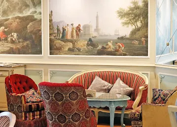 Shakespeare and Co. ( Café Restaurant – Pâtisserie – Chocolates – Catering)