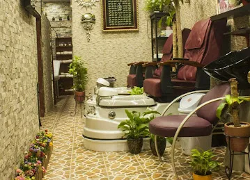 Shamma ladies saloon