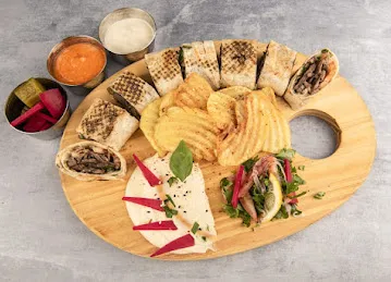 Shawarma Ala AlSareea Nazwa — شاورما على السريع جبل نزوة