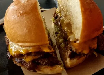 SHE BURGER- Dar al wasl