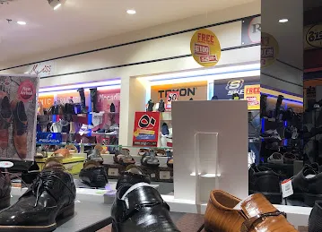 Shoes 4 us