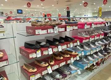 Shoes 4 us