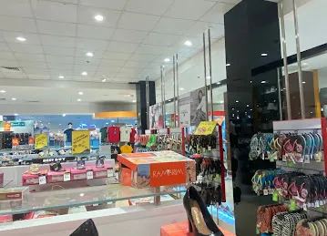 Shoes 4 us