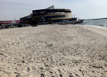 شاطئ الرميلة عجمان