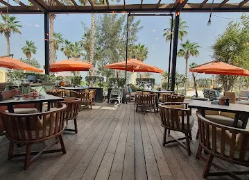 SIKKA Cafe - La Mer