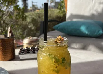 SIKKA Cafe - La Mer