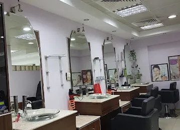 Silver Chic Ladies Salon