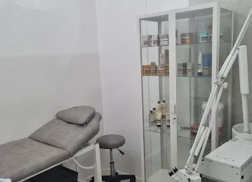 صالون الرموش للتجميل