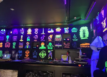 SPOT UV