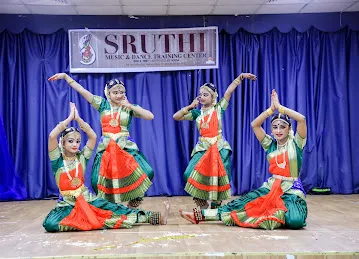Sruthi Music, Dance & Brainobrain (Br) - DSO