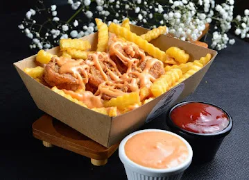 StrEat Fries Al Qudra Lake