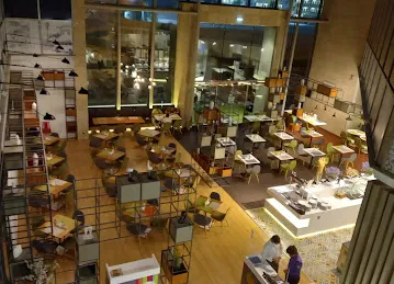 Street Cafe
