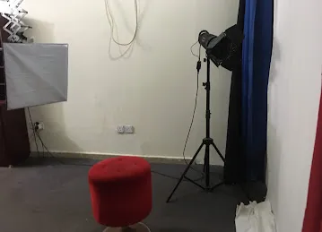 استوديو قلعة المشهور