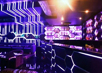SUPER22 - RESTAURANT & LOUNGE