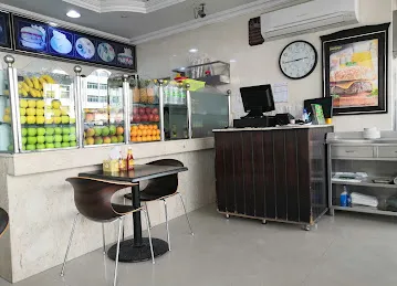 Sweet burger cafeteria