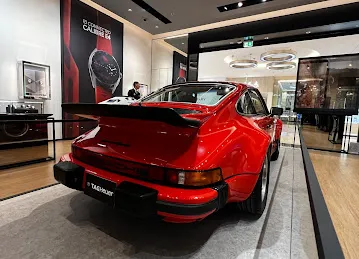 TAG Heuer Yas Mall