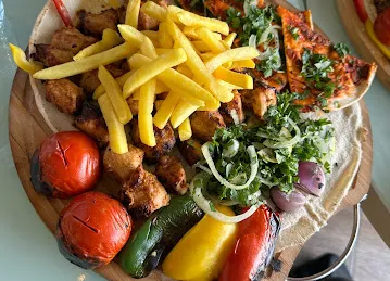 Tal Al Sanobar Restaurant - مطعم تل الصنوبر