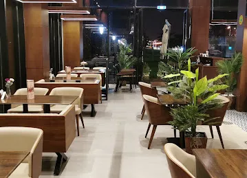 Tamm Cafe & Restaurant