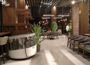 Tamm Cafe & Restaurant