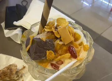 Tasty Cafeteria