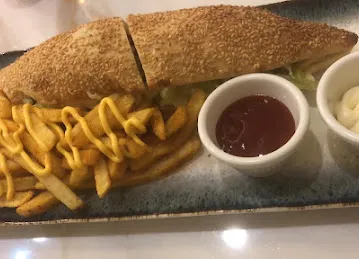 Tatbilah A & J Restaurant (مطعم تتبيله اي & جي)