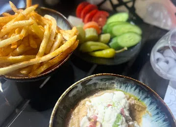Tatbilah A & J Restaurant (مطعم تتبيله اي & جي)
