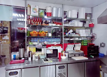 Tea Al Ambrator Cafeteria