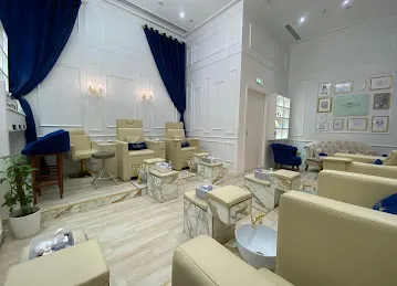 TEN 10 AVENUE BEAUTY LOUNGE