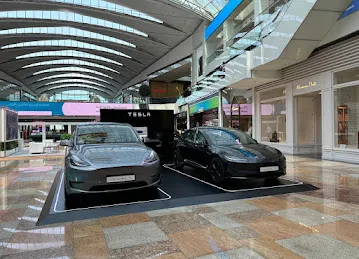Tesla Dubai Festival City Pop Up