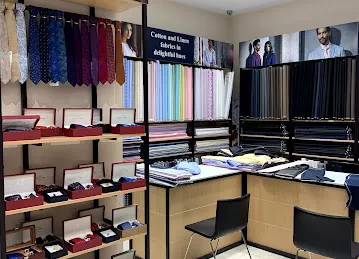 THE RAYMOND SHOP