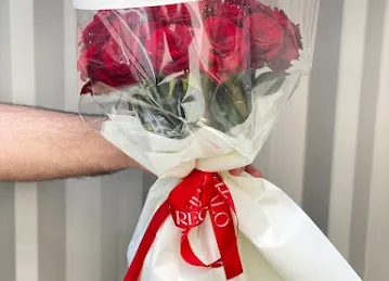 The Regalo flowers and sweets ( للزهور و الحلويات )