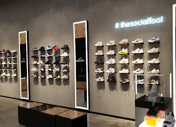 The Social Foot