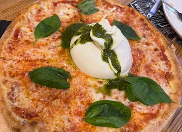 THUNDER ROAD PIZZA & GRILL - GARAGE