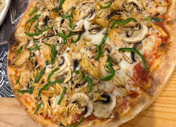 THUNDER ROAD PIZZA & GRILL - GARAGE