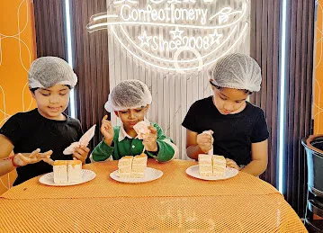 Tony's Confectionery
