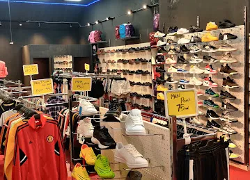 TOP SECRET OUTLETS GRAMENTS TRADING L.C.C