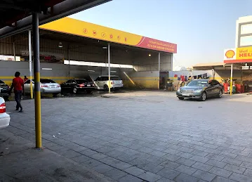 Total GTR service station pitstop
