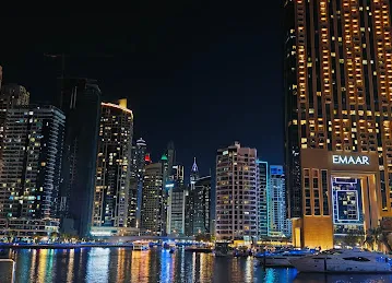 Tour Dubai Marina Dhow Cruises