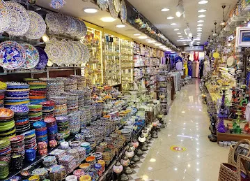 Traditional spice and Kashmiri shawls market bur dubai