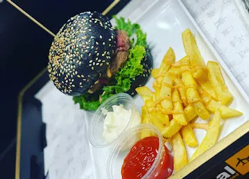 Transit Terminal Food