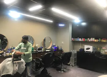Trim N Cut Gent's Saloon
