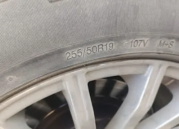 Tyre repair & jump start service