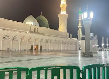 Umrahpakagedubai.com