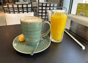 Un Dimanche à Paris - Dubai Hills Mall