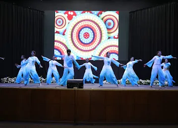 Underground Dance World