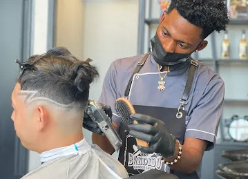 Uptown Barbershop - SHJ